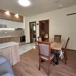Woodsy Views 1 Bedroom דירה בנסקו