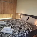Woodsy Views 1 Bedroom