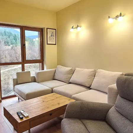Woodsy Views 1 Bedroom * Banszko