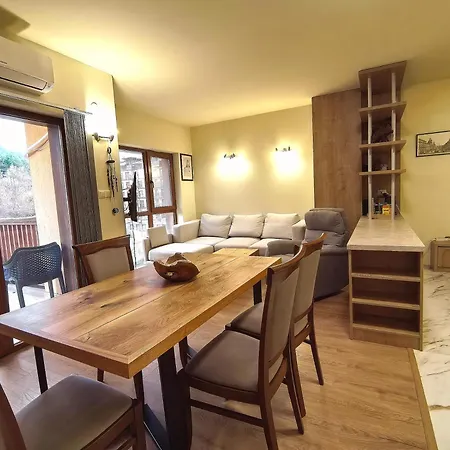 Апартаменты Woodsy Views 1 Bedroom Банско