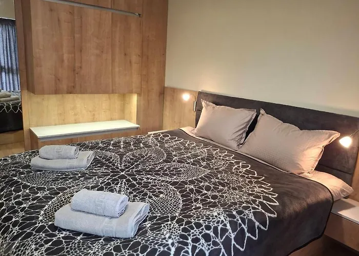 Woodsy Views 1 Bedroom