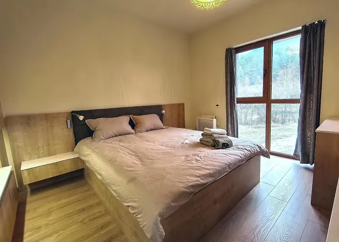 Woodsy Views 1 Bedroom * Банско